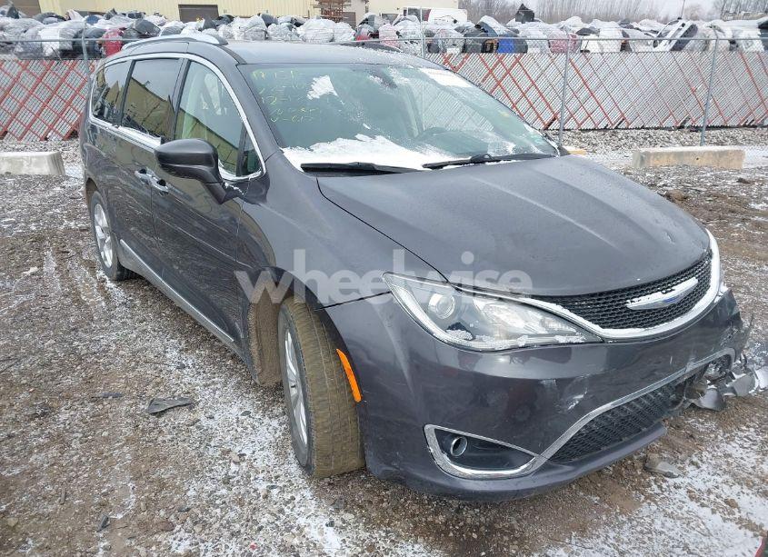 2018 Chrysler Pacifica TOURING L (VIN 2C4RC1BGXJR356171) main photo