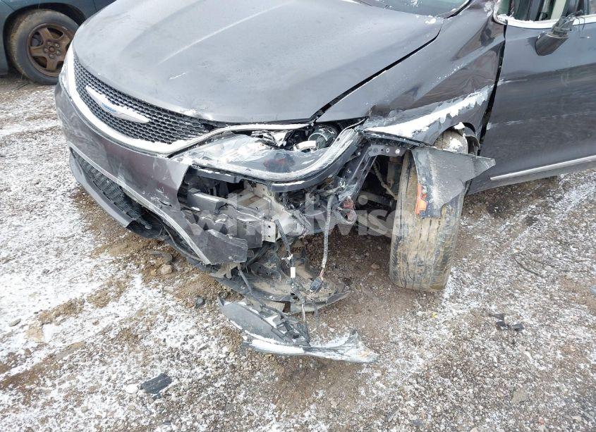 Photo 6 of 2018 Chrysler Pacifica TOURING L (VIN 2C4RC1BGXJR356171)