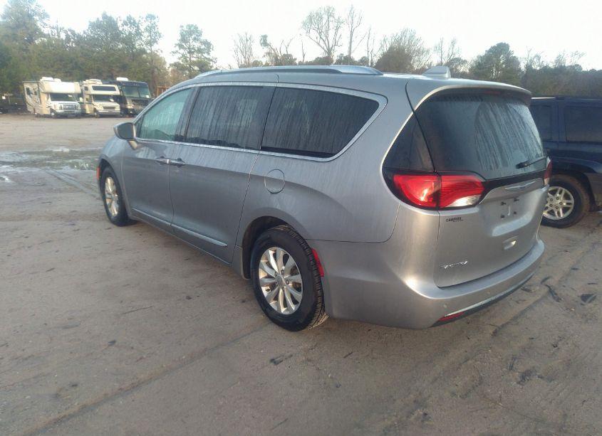 Photo 3 of 2019 Chrysler Pacifica TOURING L (VIN 2C4RC1BGXKR561393)
