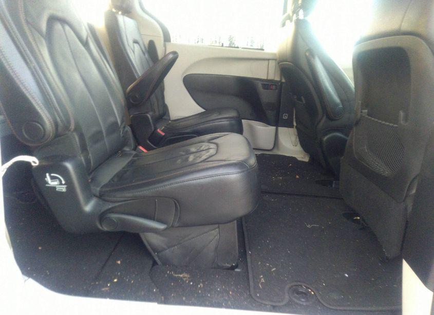 Photo 8 of 2019 Chrysler Pacifica TOURING L (VIN 2C4RC1BGXKR561393)