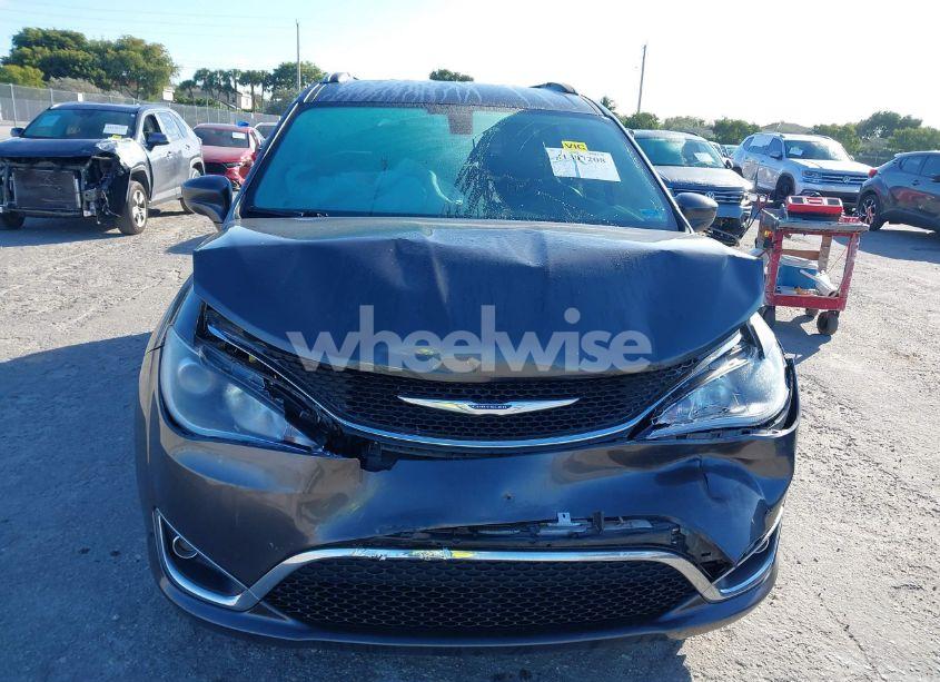 Photo 12 of 2019 Chrysler Pacifica TOURING L (VIN 2C4RC1BGXKR577402)