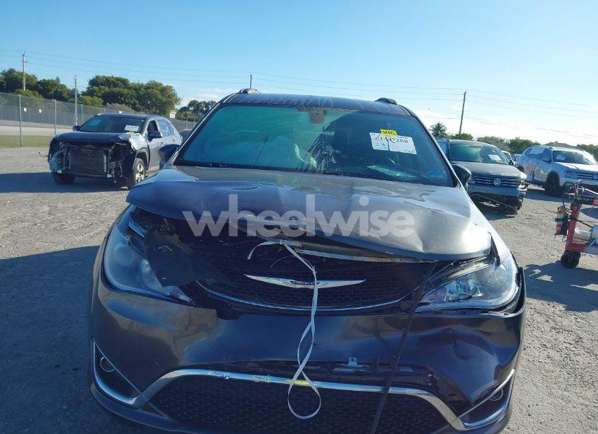 Photo 6 of 2019 Chrysler Pacifica TOURING L (VIN 2C4RC1BGXKR577402)