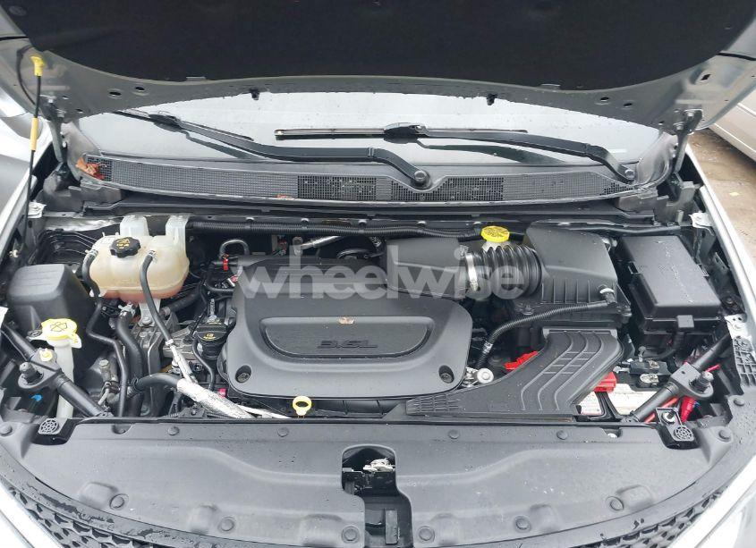 Photo 10 of 2019 Chrysler Pacifica TOURING L (VIN 2C4RC1BGXKR603528)