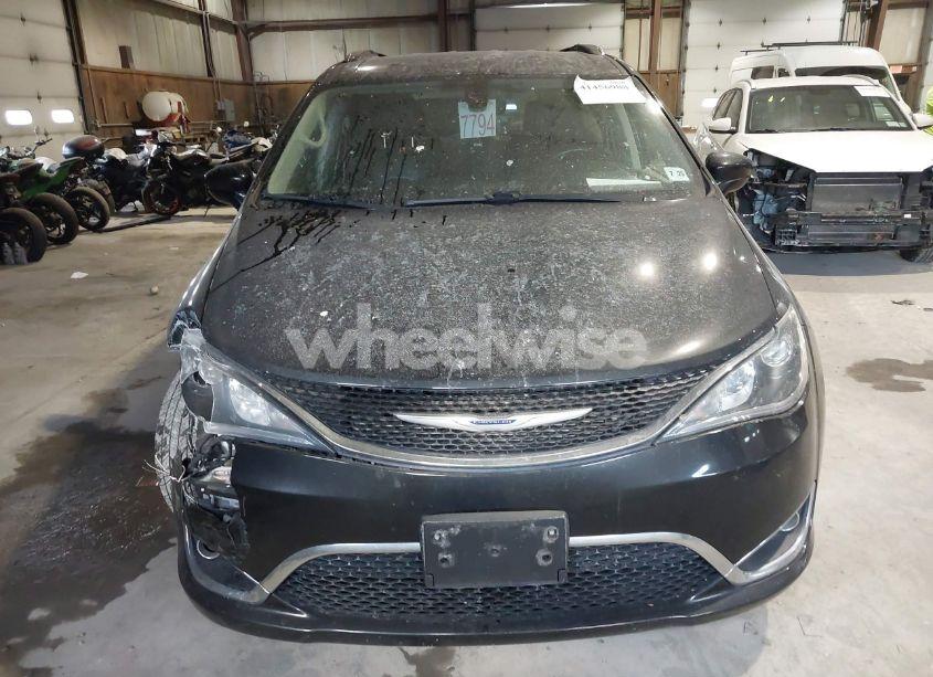 Photo 12 of 2020 Chrysler Pacifica TOURING L (VIN 2C4RC1BGXLR103631)