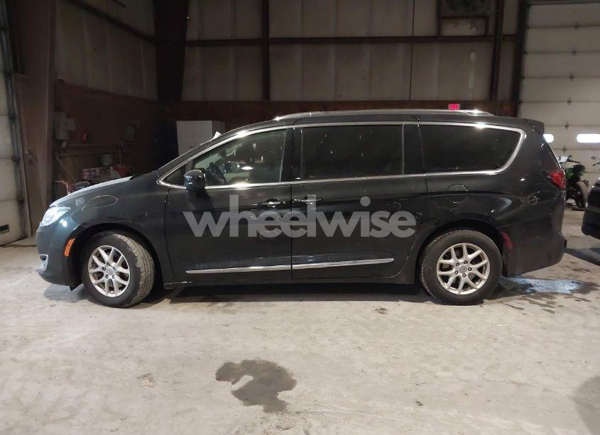 Photo 14 of 2020 Chrysler Pacifica TOURING L (VIN 2C4RC1BGXLR103631)