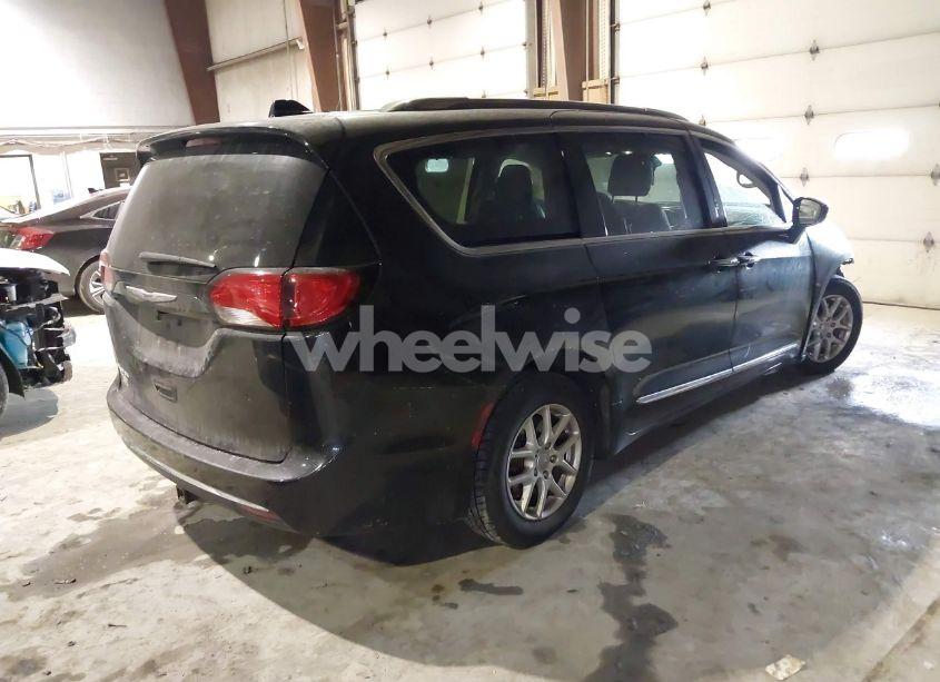 Photo 4 of 2020 Chrysler Pacifica TOURING L (VIN 2C4RC1BGXLR103631)