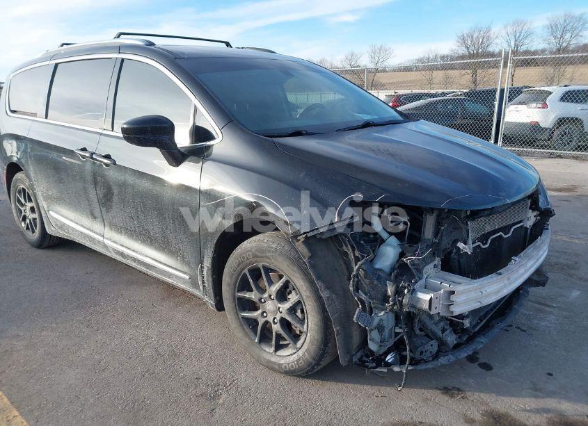 2020 Chrysler Pacifica (VIN 2C4RC1BGXLR124947) main photo