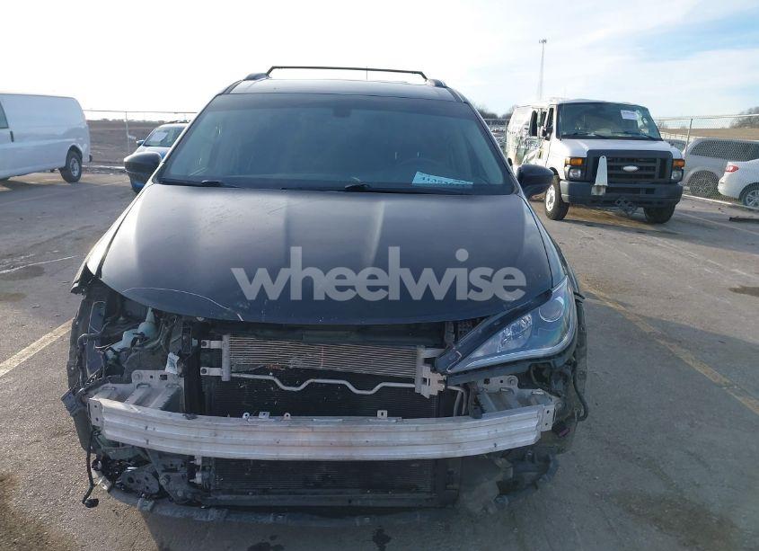 Photo 12 of 2020 Chrysler Pacifica (VIN 2C4RC1BGXLR124947)