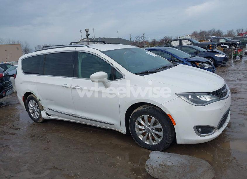 Photo 13 of 2020 Chrysler Pacifica TOURING L (VIN 2C4RC1BGXLR176742)
