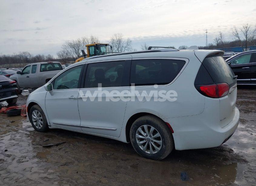 Photo 14 of 2020 Chrysler Pacifica TOURING L (VIN 2C4RC1BGXLR176742)