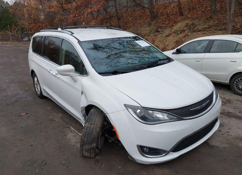 2020 Chrysler Pacifica TOURING L (VIN 2C4RC1BGXLR209402) main photo