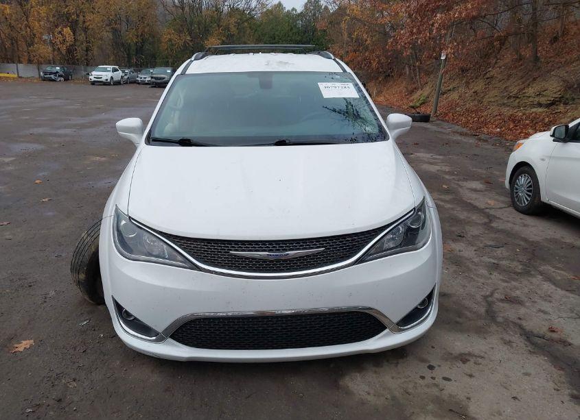 Photo 12 of 2020 Chrysler Pacifica TOURING L (VIN 2C4RC1BGXLR209402)