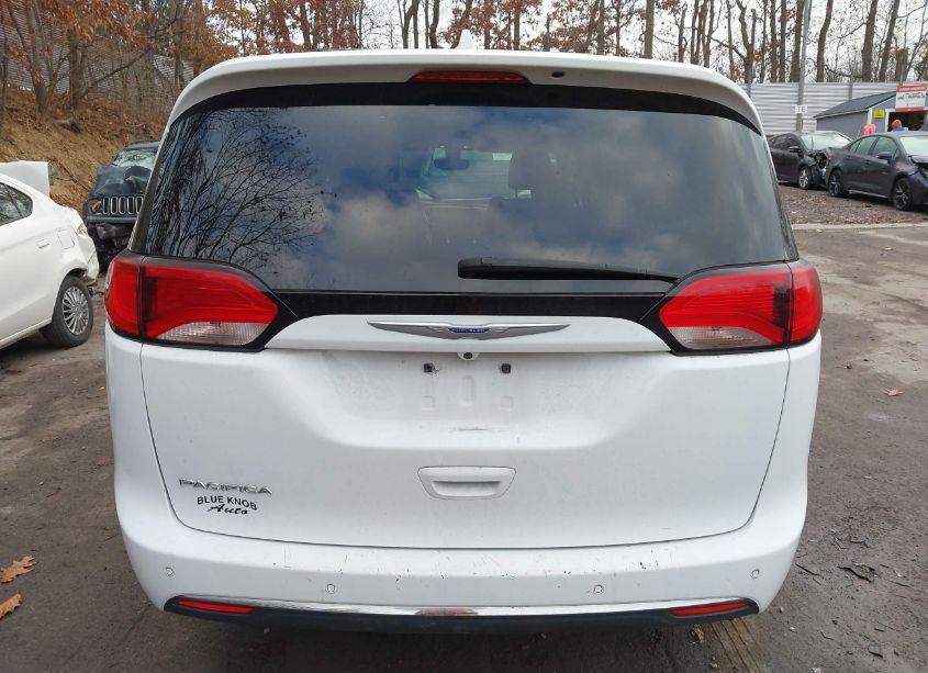 Photo 16 of 2020 Chrysler Pacifica TOURING L (VIN 2C4RC1BGXLR209402)