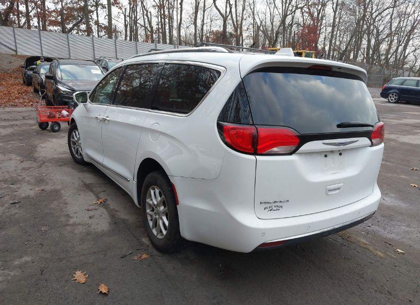Photo 3 of 2020 Chrysler Pacifica TOURING L (VIN 2C4RC1BGXLR209402)