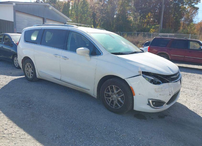 2020 Chrysler Pacifica TOURING L (VIN 2C4RC1BGXLR272189) main photo