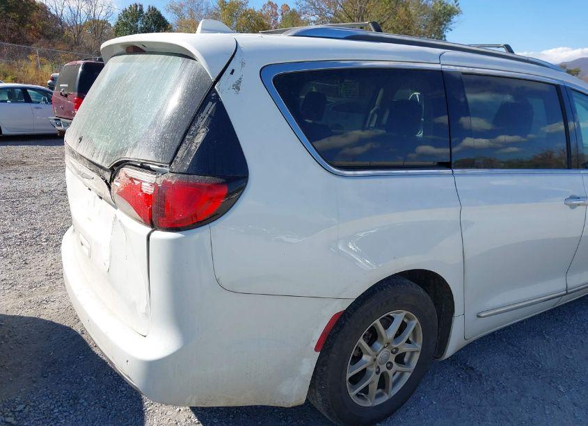 Photo 21 of 2020 Chrysler Pacifica TOURING L (VIN 2C4RC1BGXLR272189)