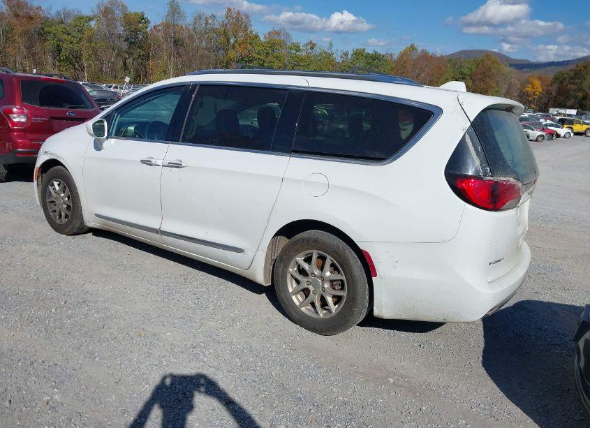 Photo 3 of 2020 Chrysler Pacifica TOURING L (VIN 2C4RC1BGXLR272189)