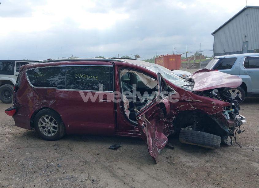 Photo 13 of 2021 Chrysler Pacifica TOURING L (VIN 2C4RC1BGXMR547643)