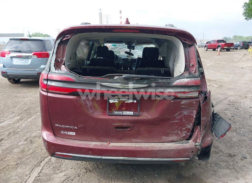 Photo 16 of 2021 Chrysler Pacifica TOURING L (VIN 2C4RC1BGXMR547643)