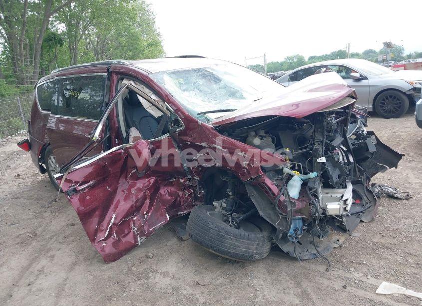 Photo 17 of 2021 Chrysler Pacifica TOURING L (VIN 2C4RC1BGXMR547643)