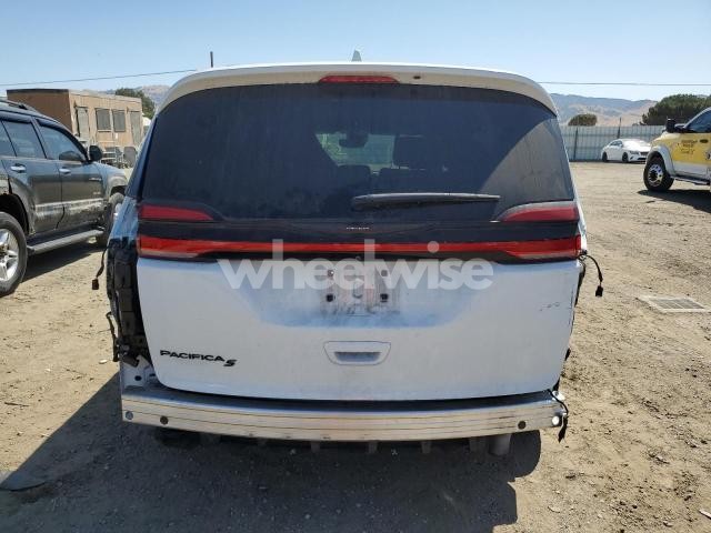 Photo 10 of 2021 CHRYSLER PACIFICA TOURING L (VIN 2C4RC1BGXMR558982)