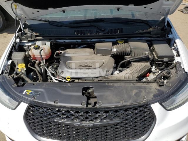 Photo 2 of 2021 CHRYSLER PACIFICA TOURING L (VIN 2C4RC1BGXMR558982)