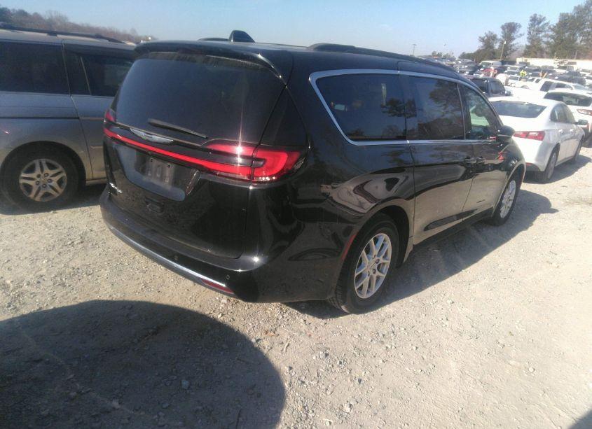 Photo 4 of 2022 Chrysler Pacifica TOURING L (VIN 2C4RC1BGXNR111344)