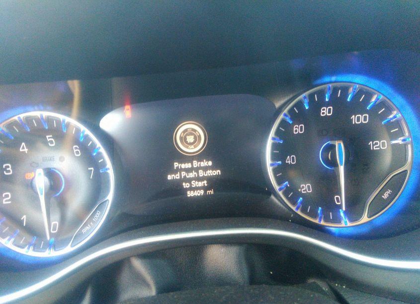 Photo 7 of 2022 Chrysler Pacifica TOURING L (VIN 2C4RC1BGXNR111344)