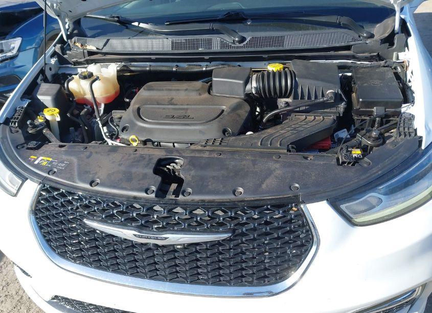 Photo 10 of 2022 Chrysler Pacifica TOURING L (VIN 2C4RC1BGXNR116978)