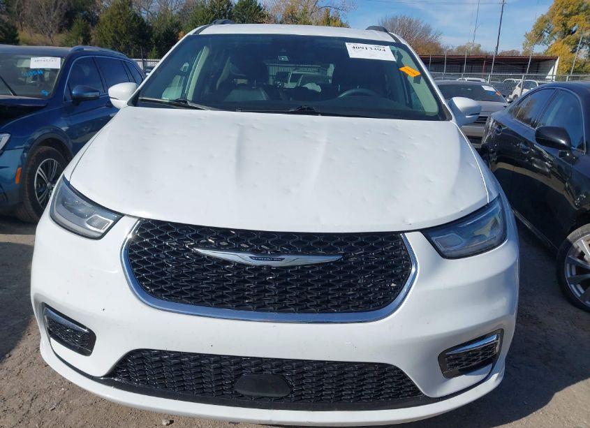 Photo 12 of 2022 Chrysler Pacifica TOURING L (VIN 2C4RC1BGXNR116978)