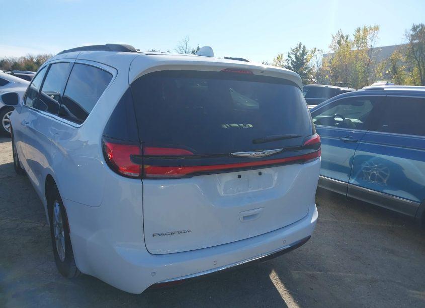 Photo 16 of 2022 Chrysler Pacifica TOURING L (VIN 2C4RC1BGXNR116978)