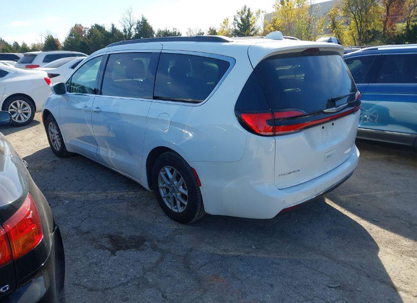 Photo 3 of 2022 Chrysler Pacifica TOURING L (VIN 2C4RC1BGXNR116978)