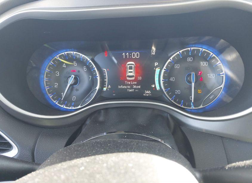 Photo 7 of 2022 Chrysler Pacifica TOURING L (VIN 2C4RC1BGXNR116978)