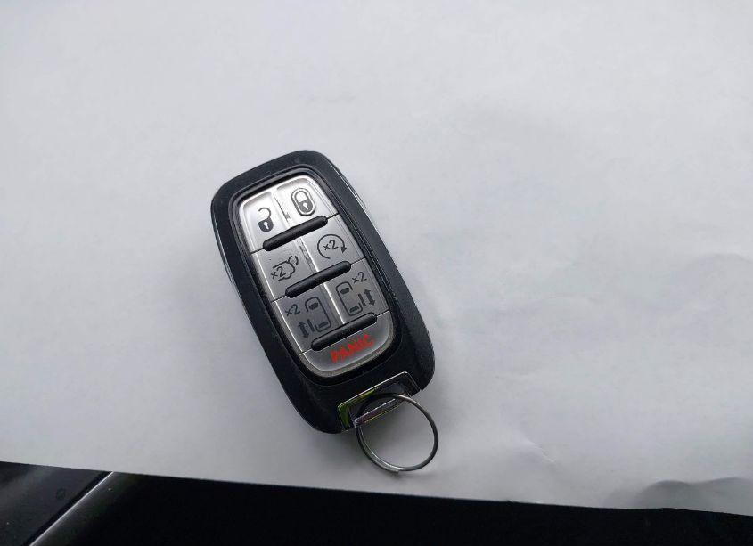 Photo 11 of 2022 Chrysler Pacifica TOURING L (VIN 2C4RC1BGXNR162374)