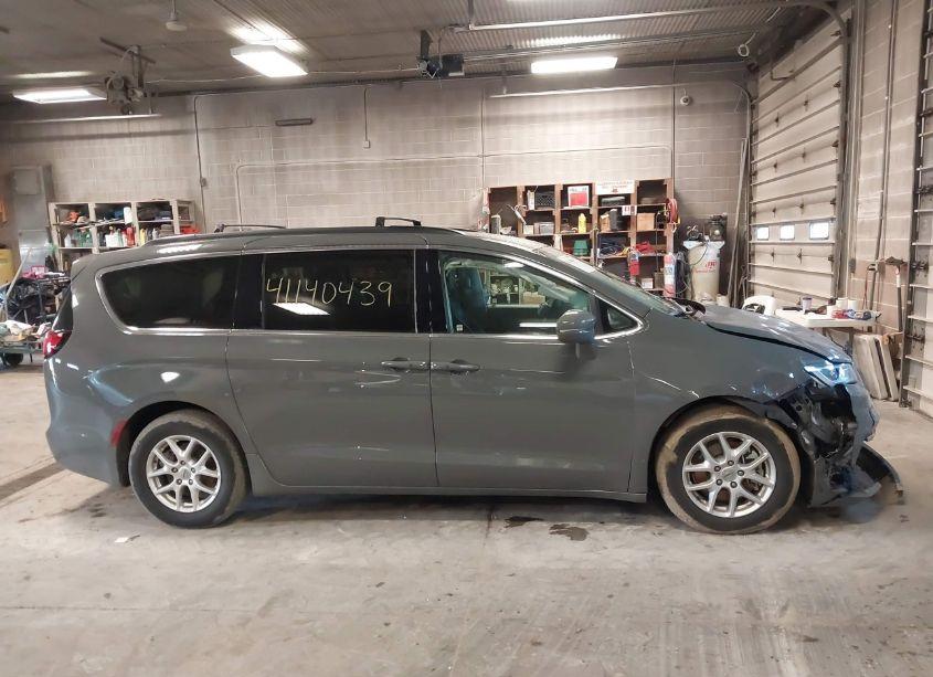 Photo 13 of 2022 Chrysler Pacifica TOURING L (VIN 2C4RC1BGXNR162374)