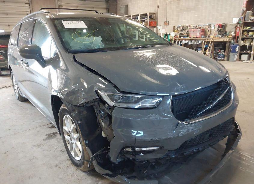 Photo 6 of 2022 Chrysler Pacifica TOURING L (VIN 2C4RC1BGXNR162374)