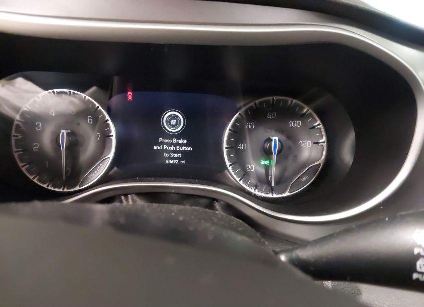 Photo 7 of 2022 Chrysler Pacifica TOURING L (VIN 2C4RC1BGXNR162374)