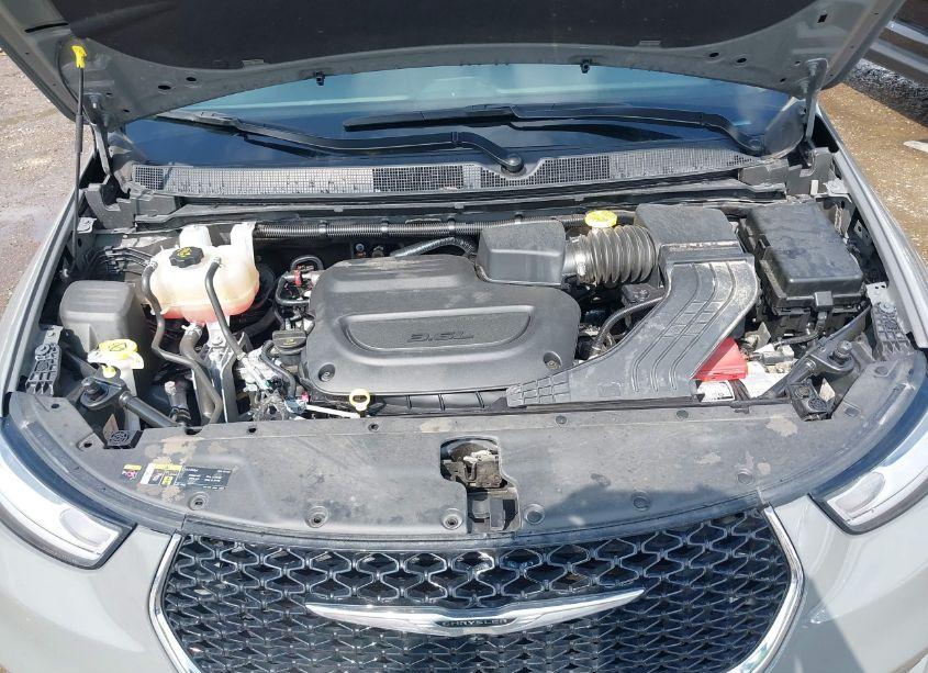 Photo 10 of 2022 Chrysler Pacifica TOURING L (VIN 2C4RC1BGXNR168241)