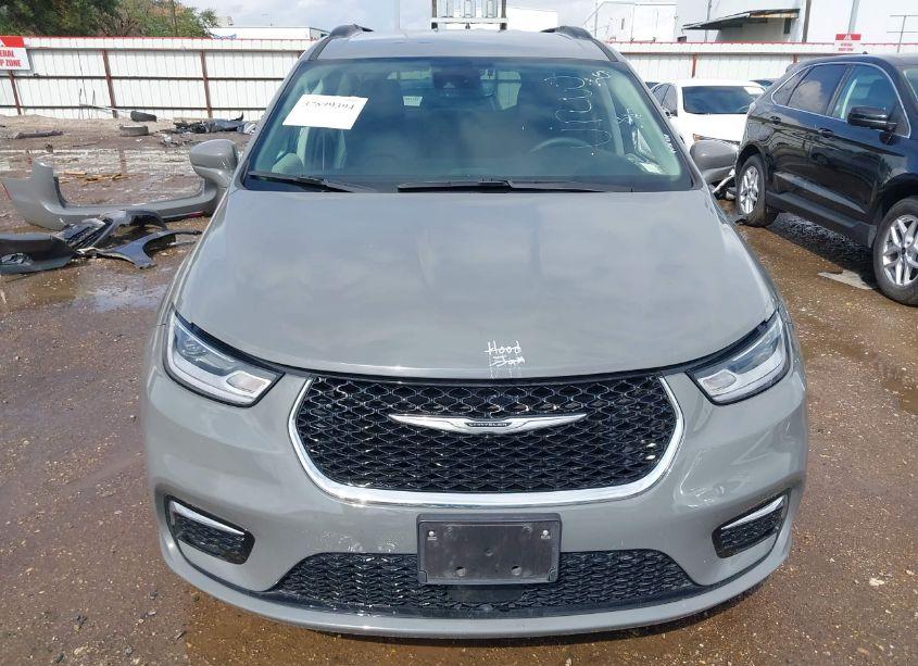 Photo 13 of 2022 Chrysler Pacifica TOURING L (VIN 2C4RC1BGXNR168241)