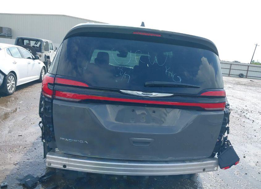 Photo 17 of 2022 Chrysler Pacifica TOURING L (VIN 2C4RC1BGXNR168241)