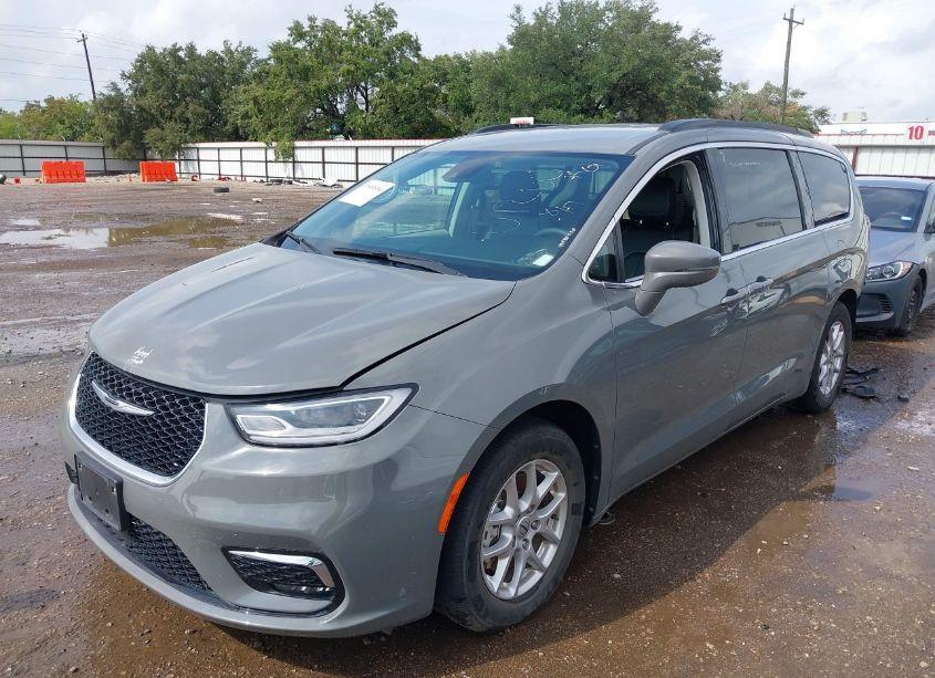 Photo 2 of 2022 Chrysler Pacifica TOURING L (VIN 2C4RC1BGXNR168241)