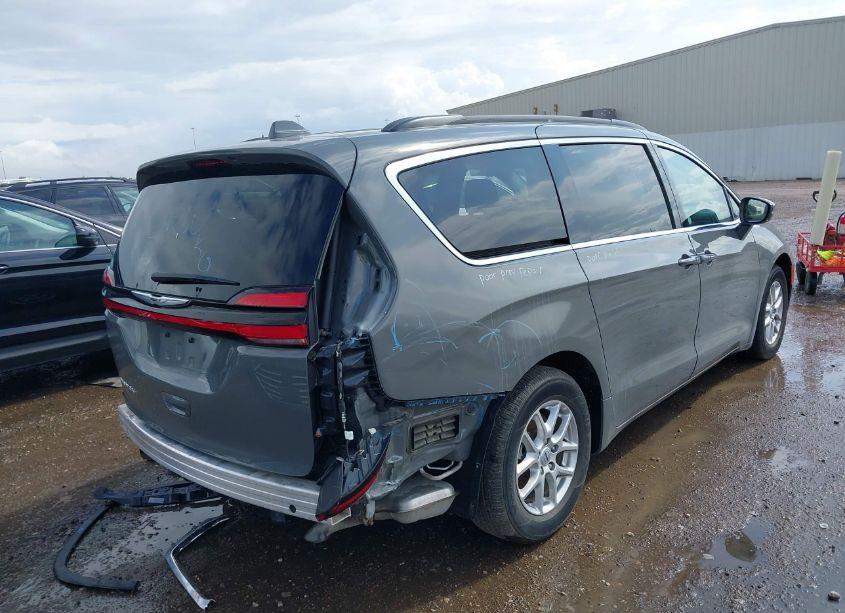 Photo 4 of 2022 Chrysler Pacifica TOURING L (VIN 2C4RC1BGXNR168241)