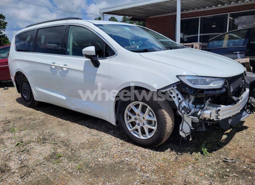 2022 Chrysler Pacifica TOURING L (VIN 2C4RC1BGXNR233654) main photo