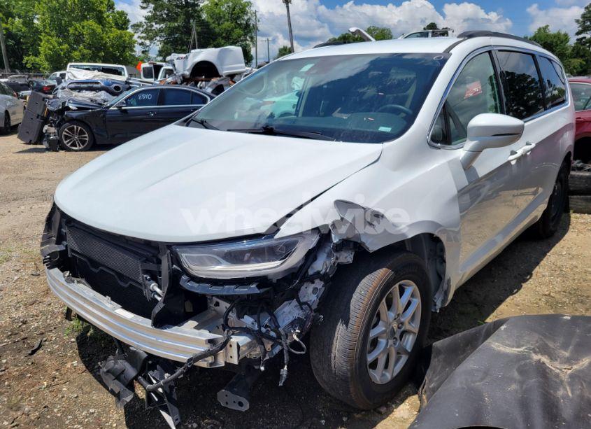 Photo 2 of 2022 Chrysler Pacifica TOURING L (VIN 2C4RC1BGXNR233654)