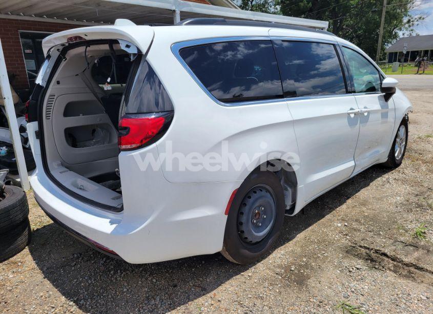 Photo 4 of 2022 Chrysler Pacifica TOURING L (VIN 2C4RC1BGXNR233654)