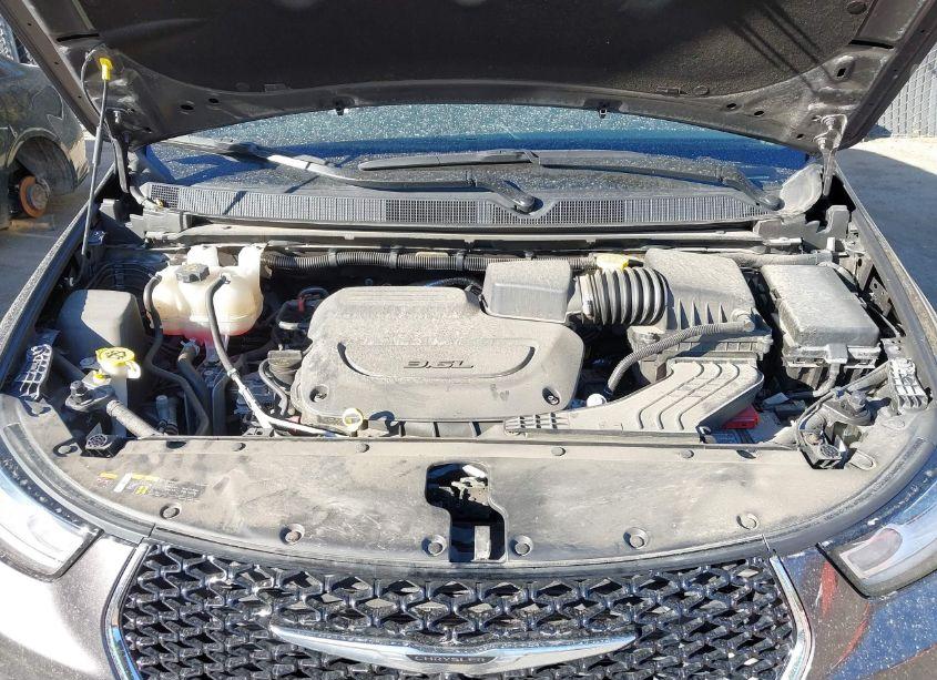 Photo 10 of 2023 Chrysler Pacifica TOURING L (VIN 2C4RC1BGXPR539501)