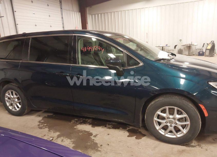 Photo 13 of 2023 Chrysler Pacifica TOURING L (VIN 2C4RC1BGXPR571753)