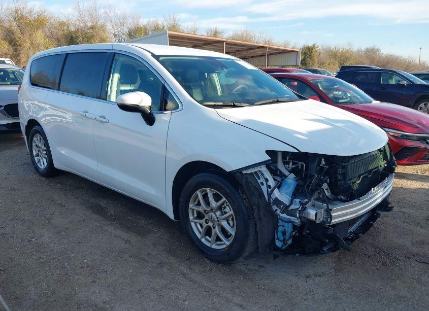 2023 Chrysler Pacifica TOURING L (VIN 2C4RC1BGXPR586303) main photo