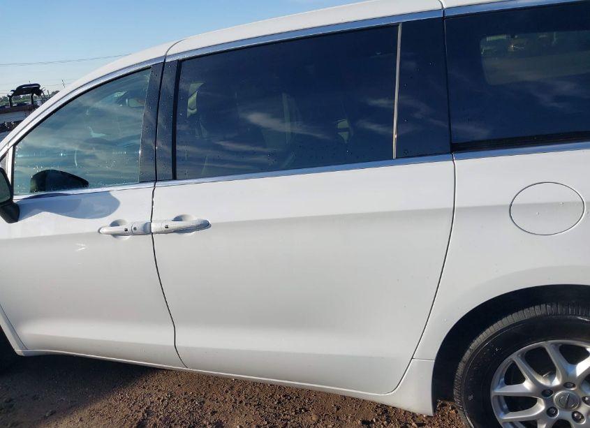 Photo 14 of 2023 Chrysler Pacifica TOURING L (VIN 2C4RC1BGXPR586303)