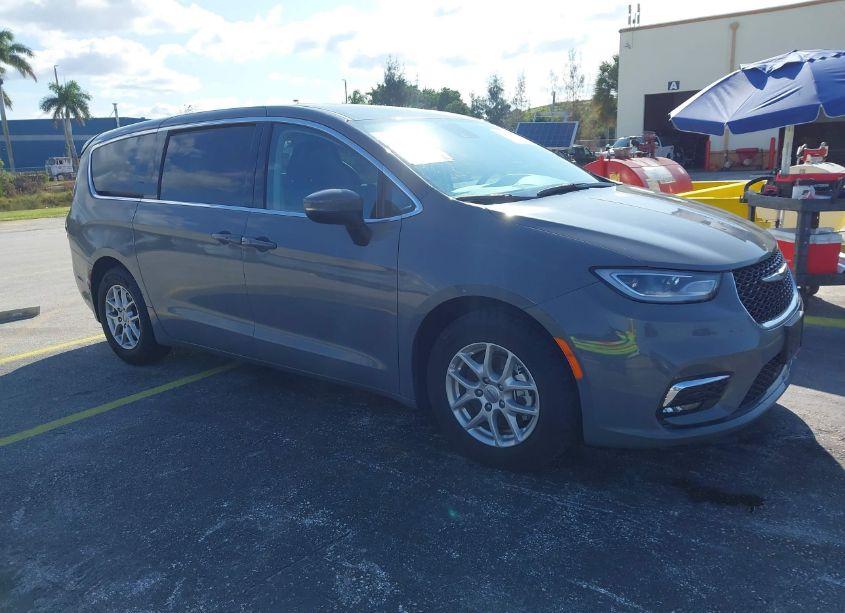 2023 Chrysler Pacifica TOURING L (VIN 2C4RC1BGXPR591212) main photo